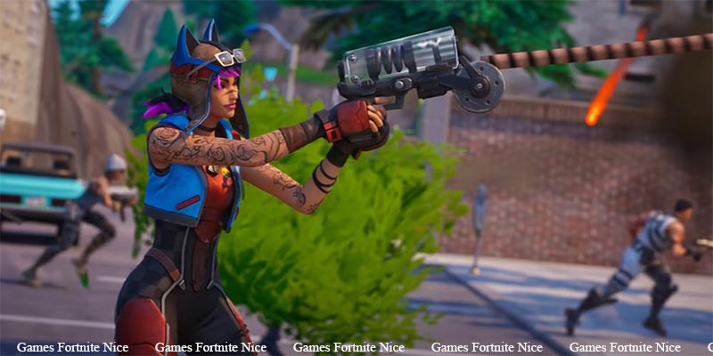 combining-lynx-with-other-skins-creating-the-perfect-outfit-3